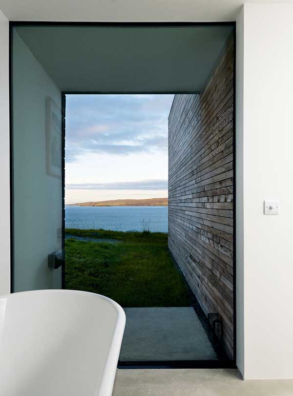 Floor-to-ceiling glazing in a bathroom