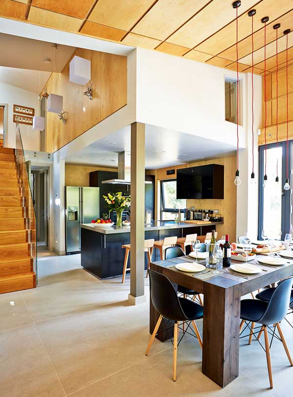 A kitchen-diner that incorporates natural materials