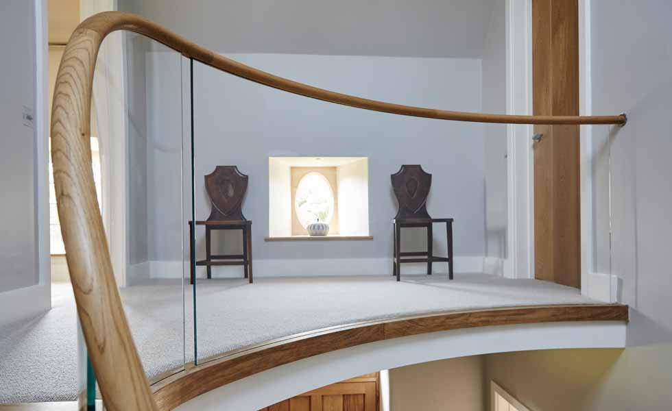 bisca staircases landing balustrade two chairs