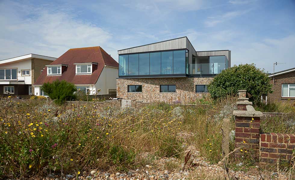 Rear-elevation-of-contemporary-self-build