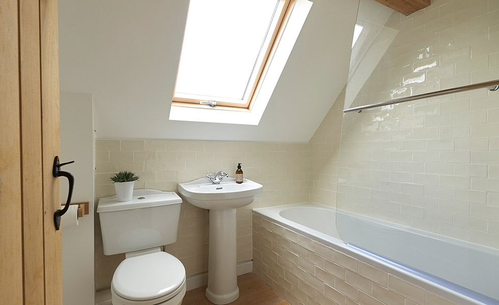 budget-oak-frame-family-bathroom-sloping-ceiling