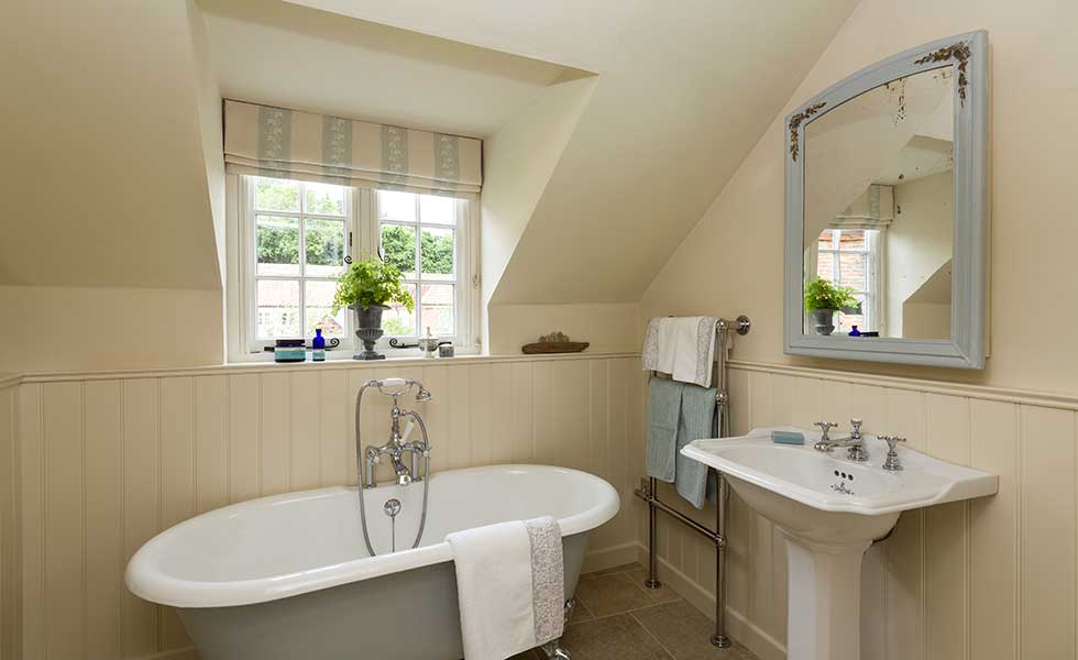 Upper storey bathroom