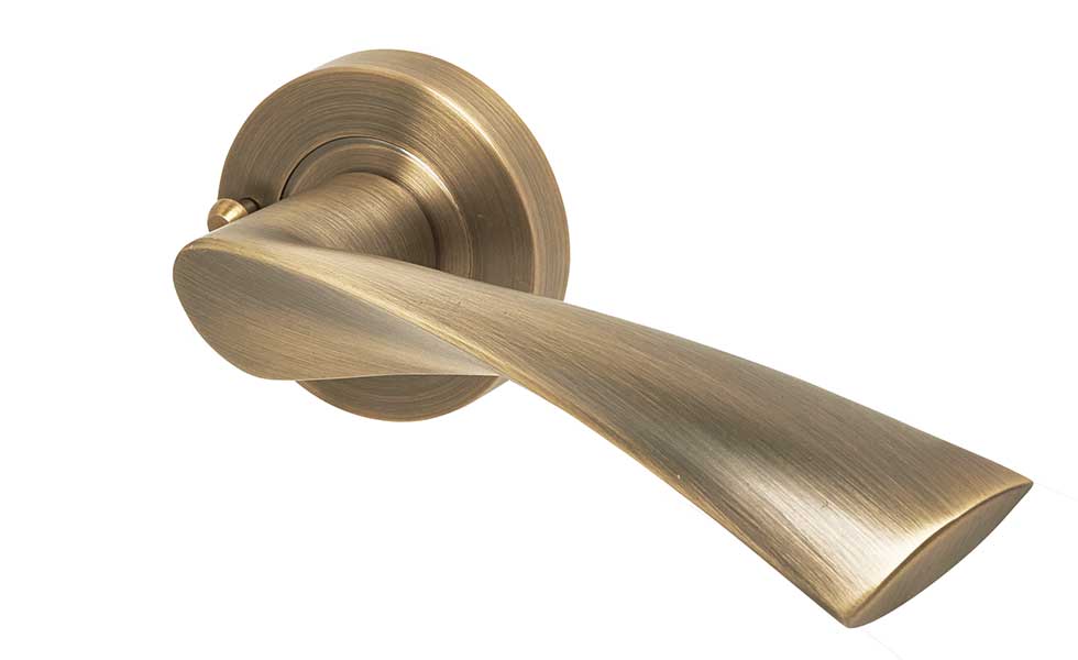The-Excel-Flex-Door-Handle-in-Antique-Brass-from-Ironmongery-Direct