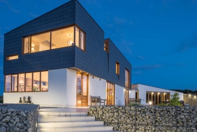 cupa pizarras split house night view