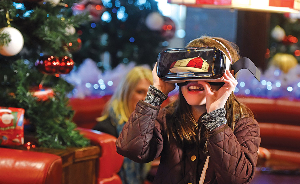 TGI-Fridays-Virtual-Reality-2016-1-small
