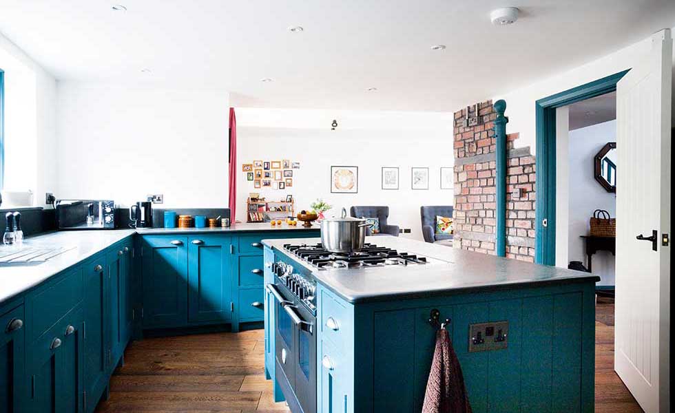 deep blue wooden kitchen