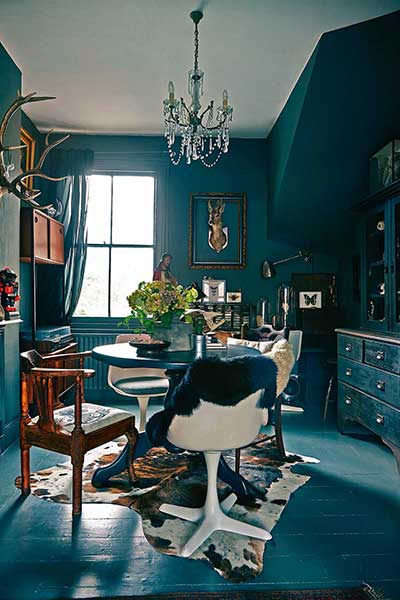 dark decorating ideas in a one bedroom apartment