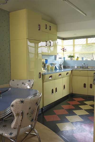 vintage-style-retro-1950s-kitchen-3