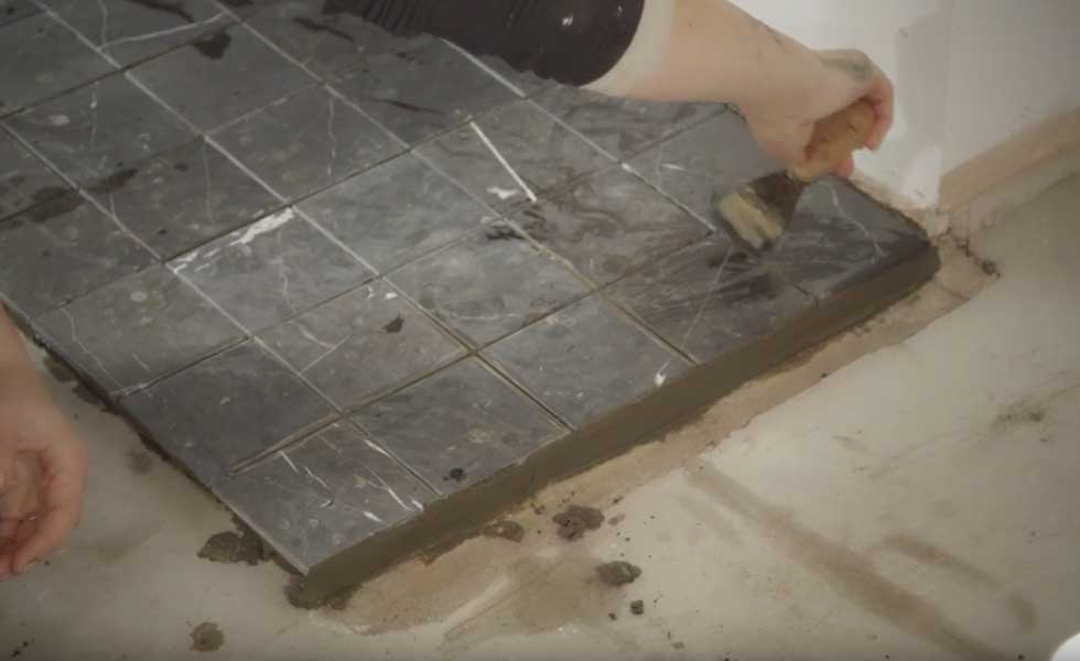 checking-grout-lines