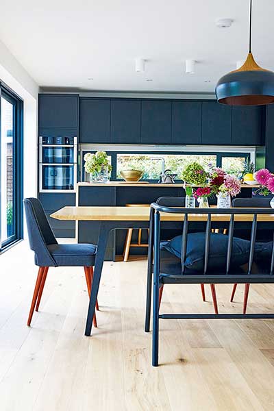 Avery-kitchen-dining-table