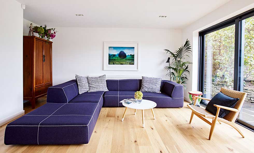 Avery-kitchen-sitting-area