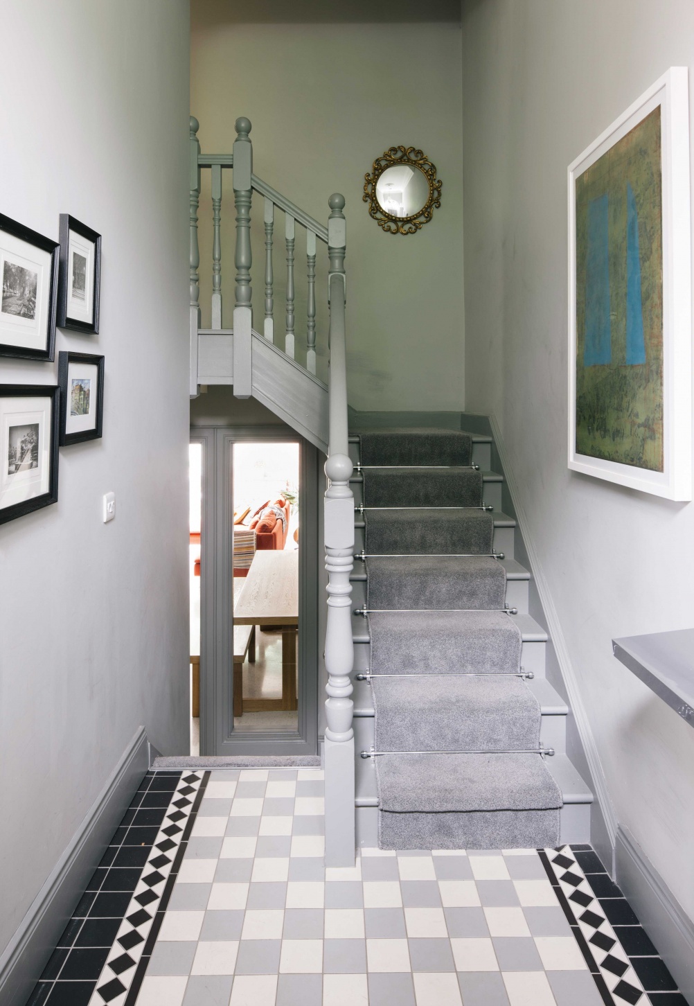 grey_carpet_hallway