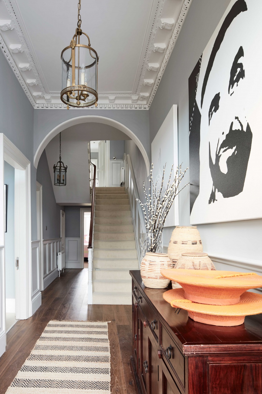 Elegant_grey_hallway