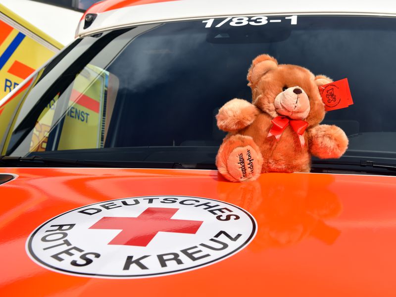 Trost Teddys Fahren In Rettungswagen Mit Donau 3 Fm