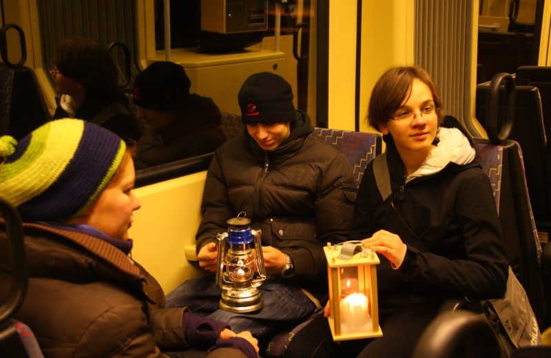 Das Friedenslicht auf dem Weg nach St. Konrad