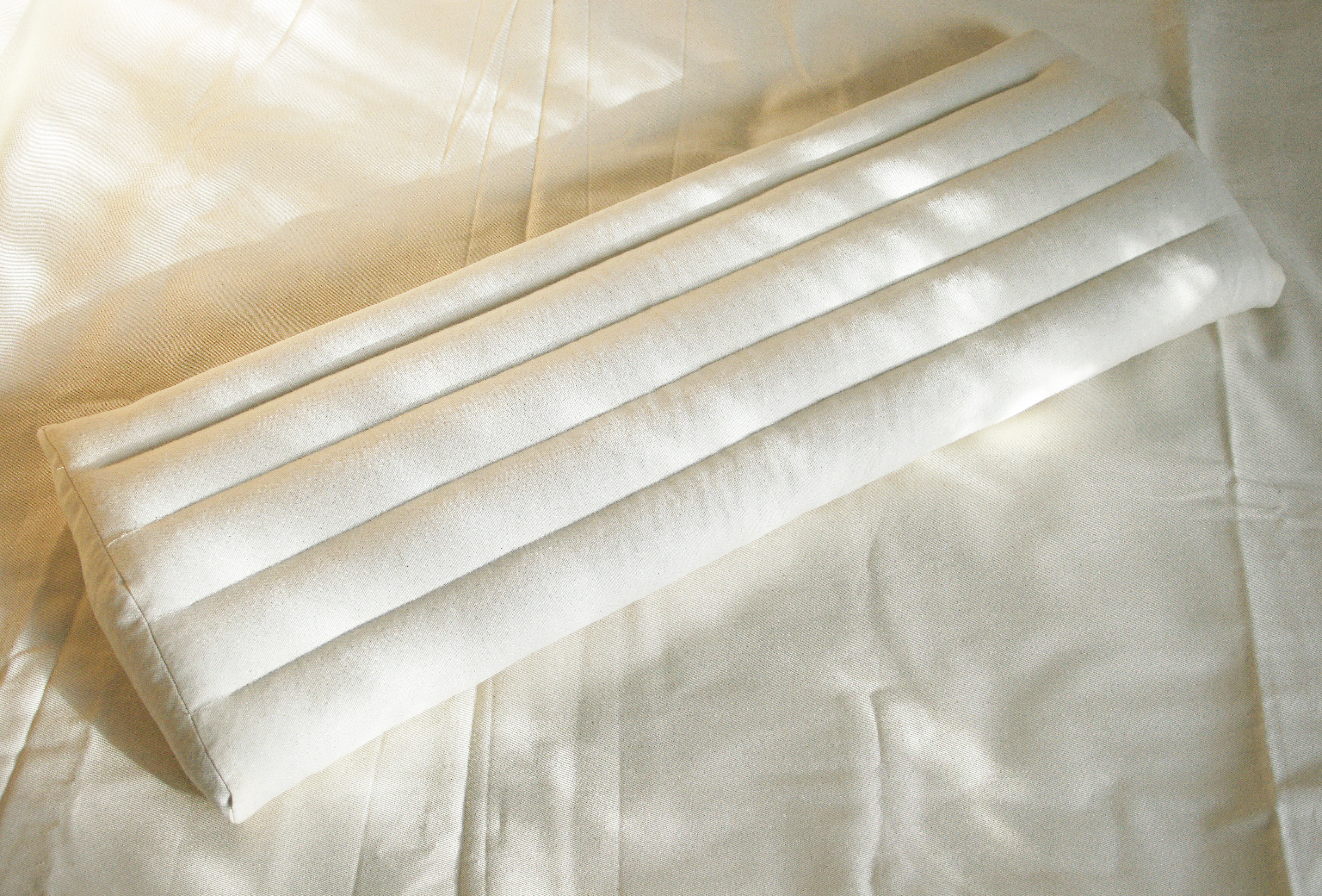 How An Organic Orthopedic Lumbar Pillow Promotes Your Sleep Eco