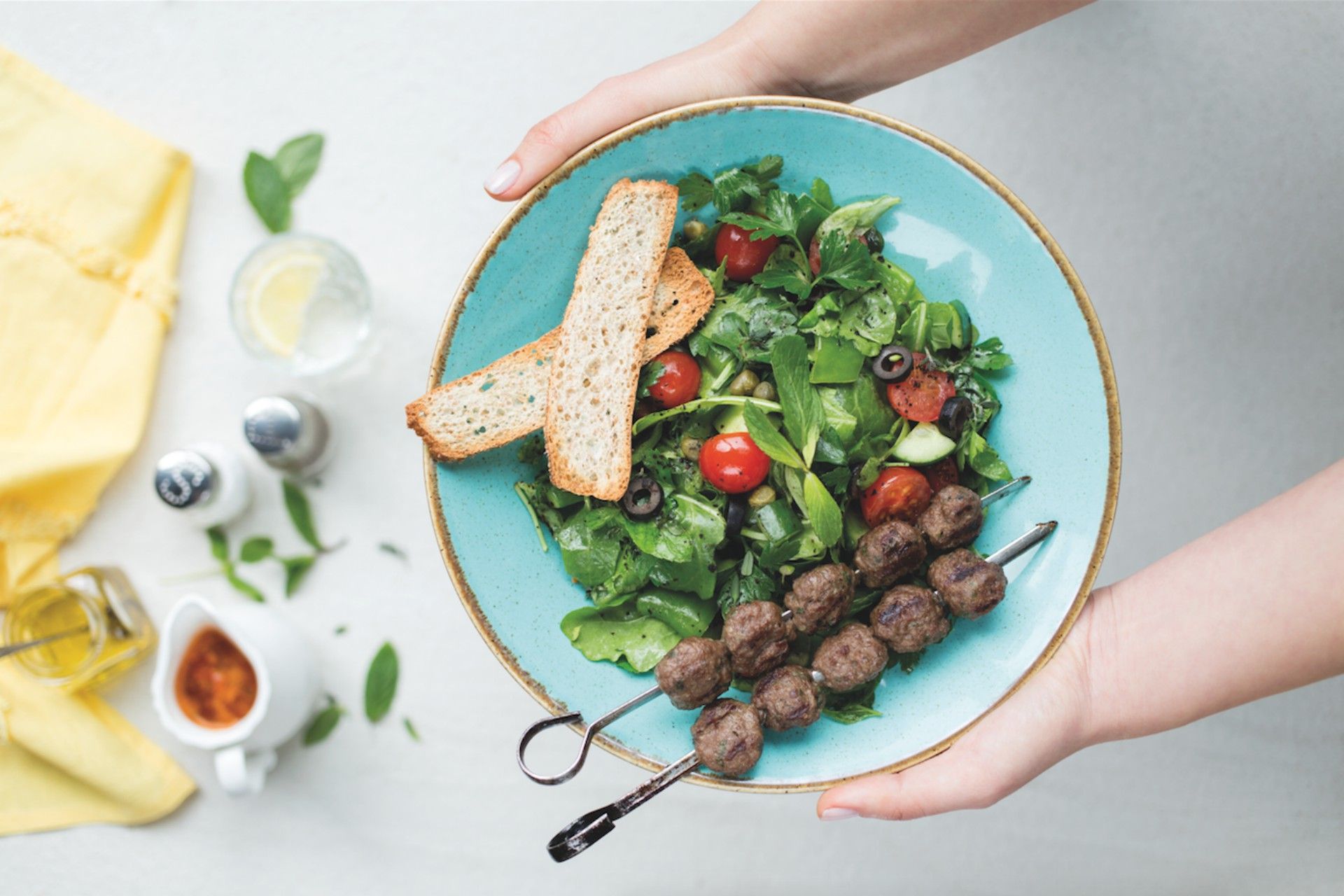 Patlamış mısırlı mango salatası tarifi Patlamış mısırlı mango salatası tarifi