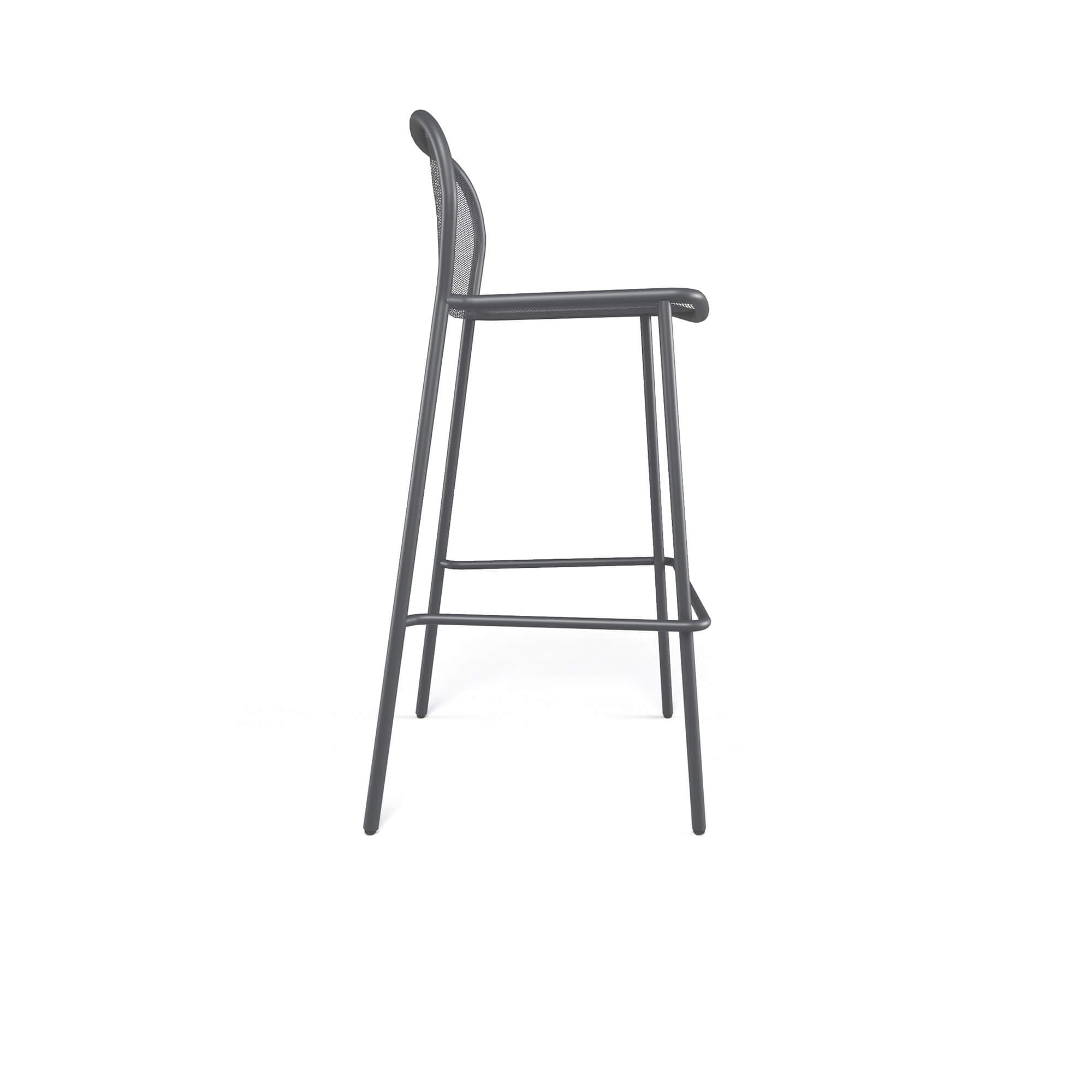 Darwin barstool made of steel The ergonomic proportions and lightness of the design ensure that the Darwin barstool offers comfort and versatility, making it suitable for both private and contract environments. Made of steel, the barstool recalls classic suggestions reinterpreted in a contemporary key through a refined stretched metal texture, inserted into a steel tubular structure with modern geometries. The texture of the seat and back represents the distinctive element of the entire Darwin collection, harmoniously integrating with the structural lines.