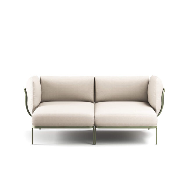 Cabla, designed by Lucidi-Pevere, is a modular and assemblable upholstered system designed to offer high compositional freedom. With just three modules - single linear seat, chaise longue, and armrest - it allows for numerous configurations, adapting to different space and style needs. The structure of the Cabla double daybed features a stainless steel metal frame, a distinctive sign of EMU's historical know-how, which combines with the comfort and chromatic richness of outdoor fabrics. This combination ensures design versatility and high resistance, making the double daybed ideal for multiple settings, including marine environments. The Cabla double daybed can be complemented with the low tables from the Cabla collection, made of wire mesh and available in different shapes and heights, offering functional and convivial solutions for outdoor and contract settings.