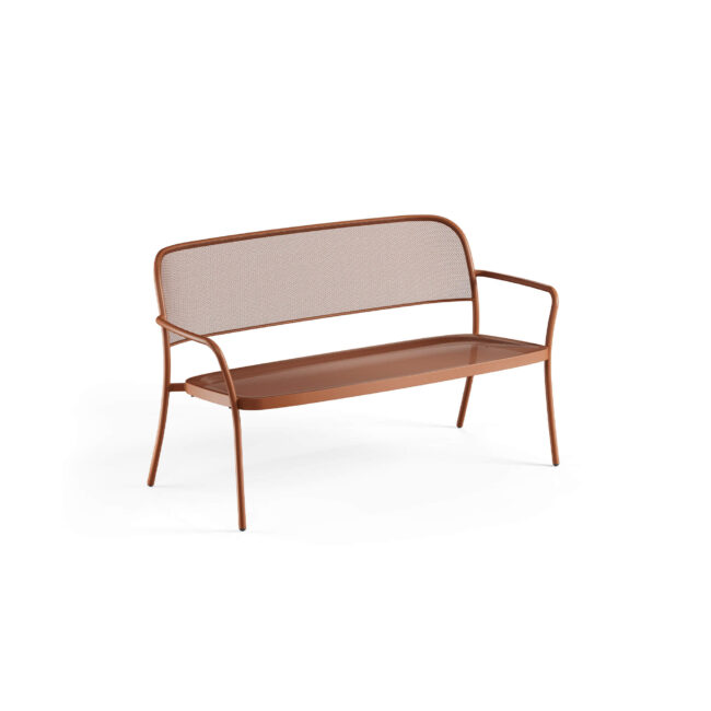 The EMU Café 2-seater sofa, designed by Christophe Pillet, features an essential contemporary design that easily adapts to multiple furniture styles. The robust and resistant steel frame ensures durability over time and maximum reliability even with intensive use. Available in a wide range of colors, the Café 2-seater sofa is ideal for furnishing indoor and outdoor environments, perfect for both residential spaces and professional/contract settings like bars and restaurants. Its clean and essential lines allow for easy pairing with a vast selection of low tables from EMU collections, offering coordinated, versatile, and functional furniture solutions.