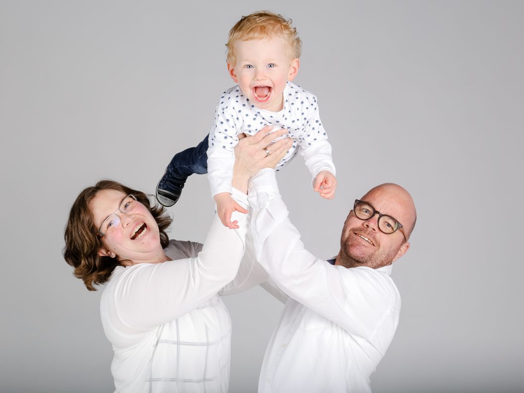 Foto Björn van Empel met zoon Daan en vrouw Wietske