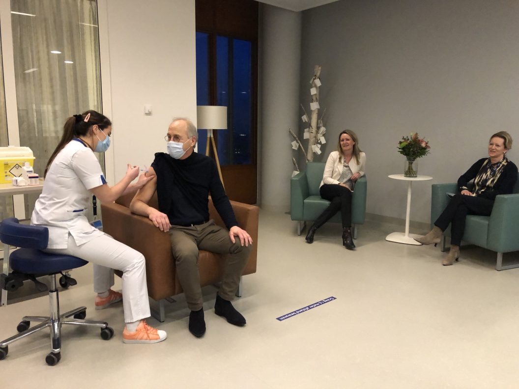 Vaccinatie-huisarts-Bender-januari-2021-700