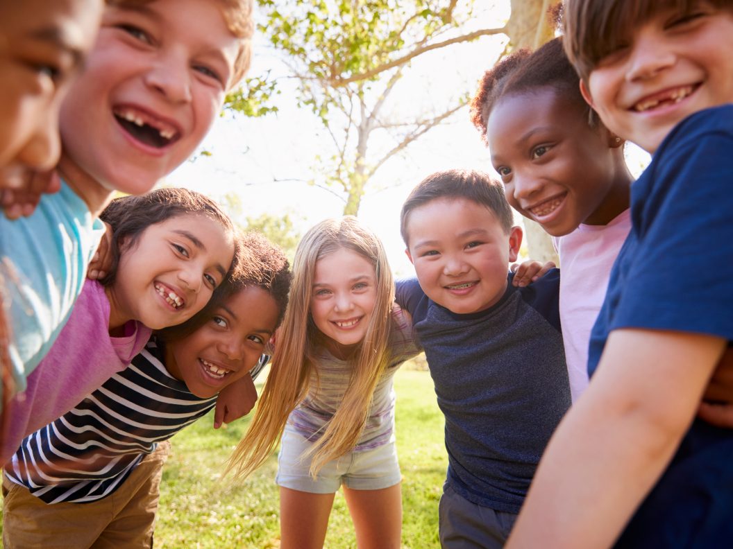 Schoolkinderen zijn blij
