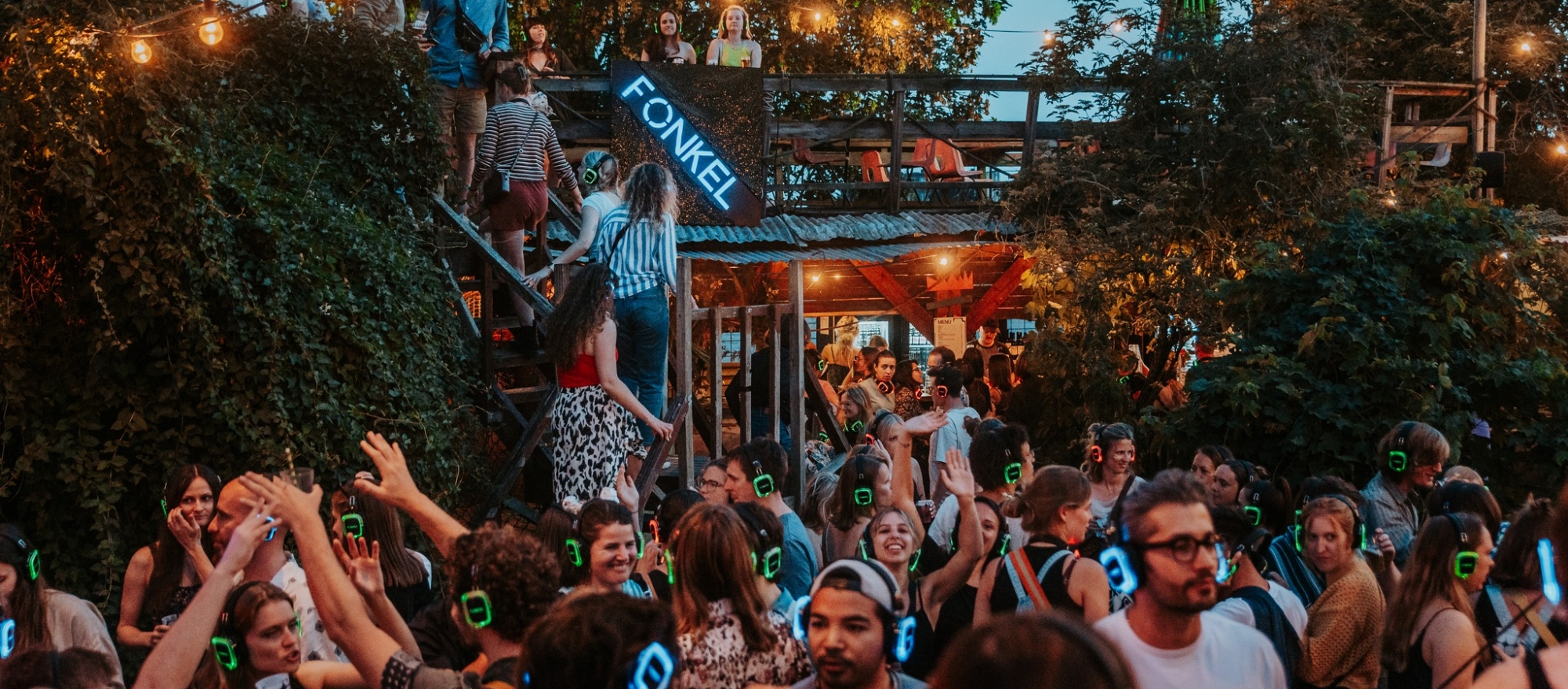 Fonkel Wereld #7 ✦ Bar Bricolage banner