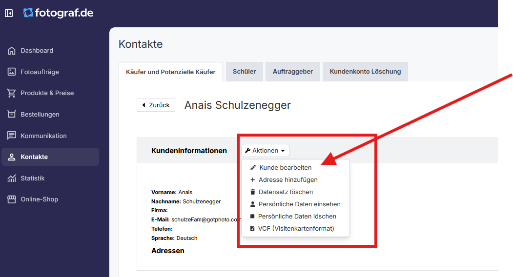 Kunde bearbeiten Ansicht mit Aktionen-Menü