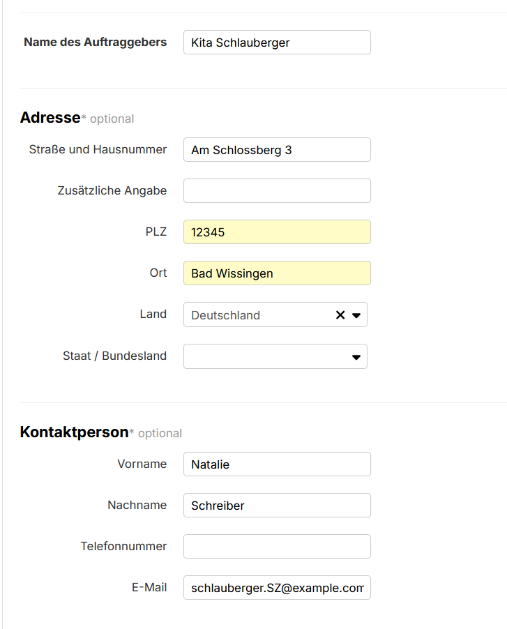 Formular zur Eingabe von Einrichtungs- und Kontaktdaten
