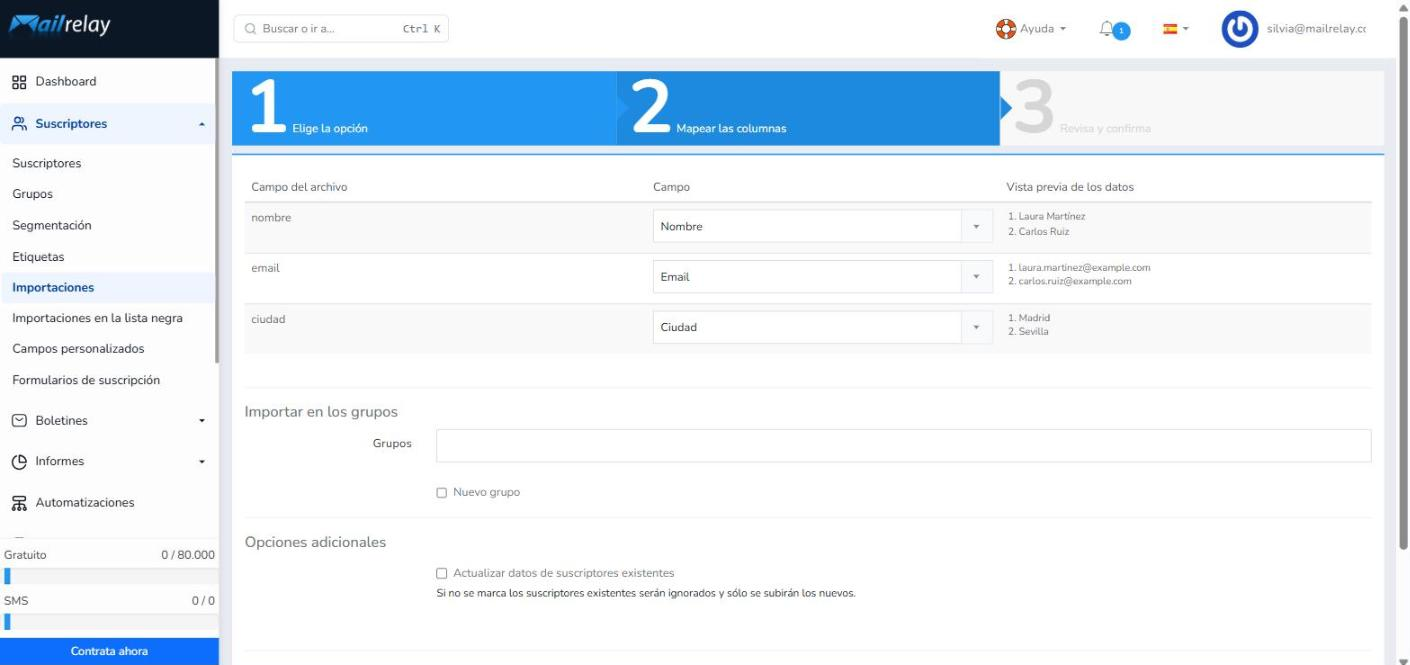 Fase Mapear las columnas con las columnas del archivo nombre, email y ciudad emparejadas con los campos Nombre, Email y Ciudad, y la vista previa de los datos