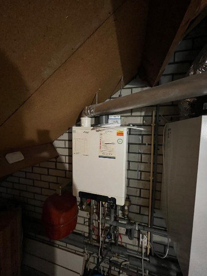 Afbeelding met overdekt, muur, huis, Huishoudelijk apparaat
Door AI gegenereerde inhoud is mogelijk onjuist.