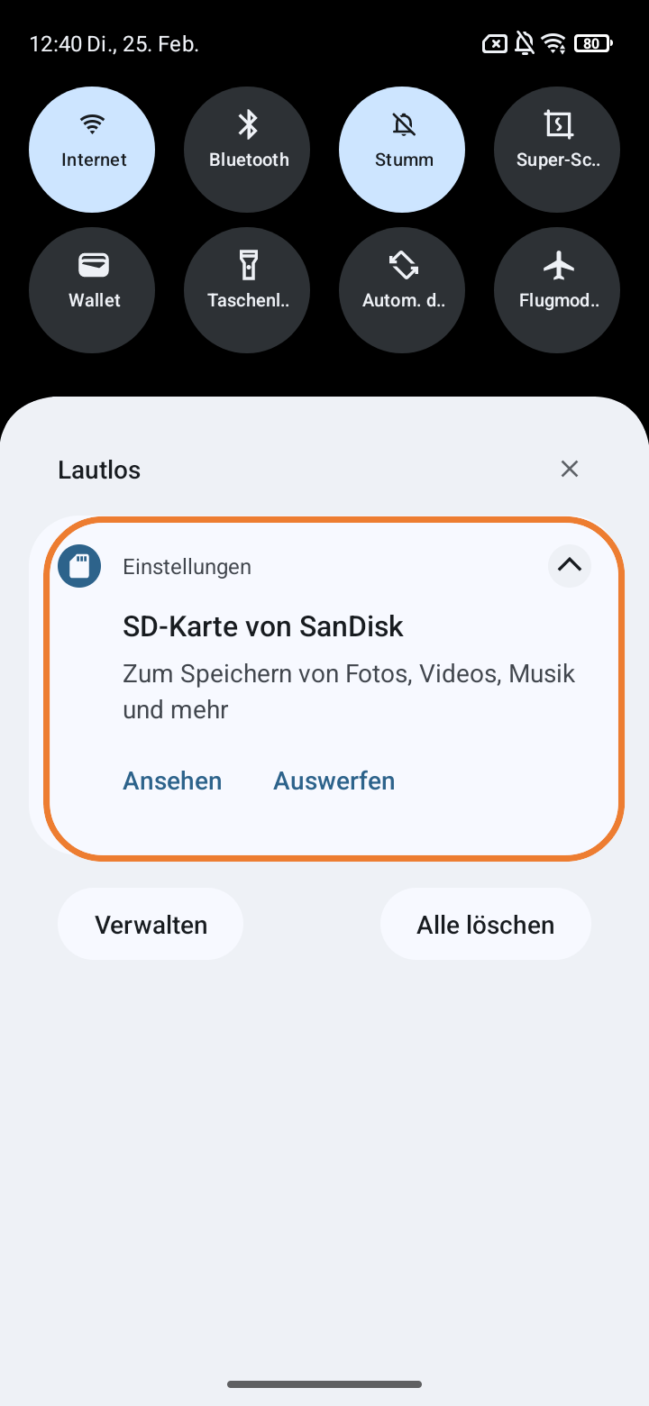 Screenshot vom Startbildschirm mit Benachrichtigung über SD-Karte ausgewählt