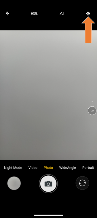 Screenshot of camera app, cogwhee selected