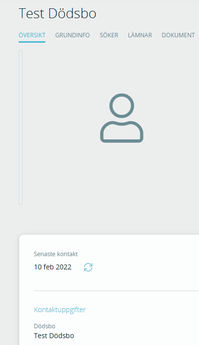 Bildtext: Gränssnittsvy över översikten på ett kontaktkortet för ett dödsbo. Kontakten har en genomskinlig markering och saknar färg.