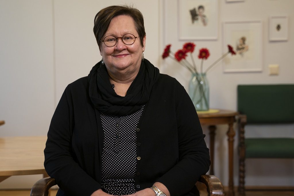 Diakonissalaitoksen vastaava sosiaalityöntekijä Leena Leppänen