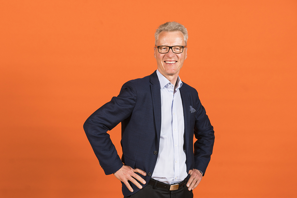 Kuvassa on Diakonissalaitoksen Diakonia ja sosiaalinen vastuu -toimialan johtaja Ilkka Kantola.