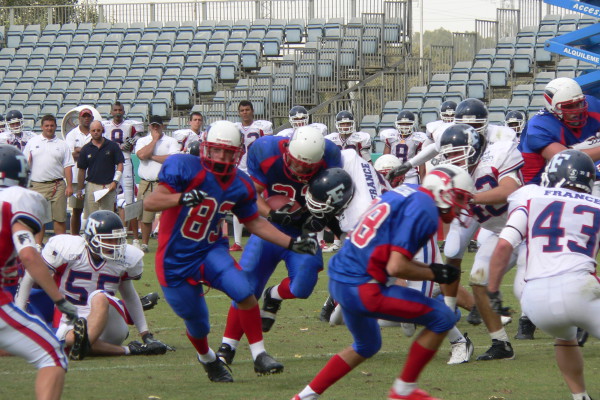 Юниоры сборной России против сверстников из Франции, 2008 год. Фото из архива americanfootball.ru