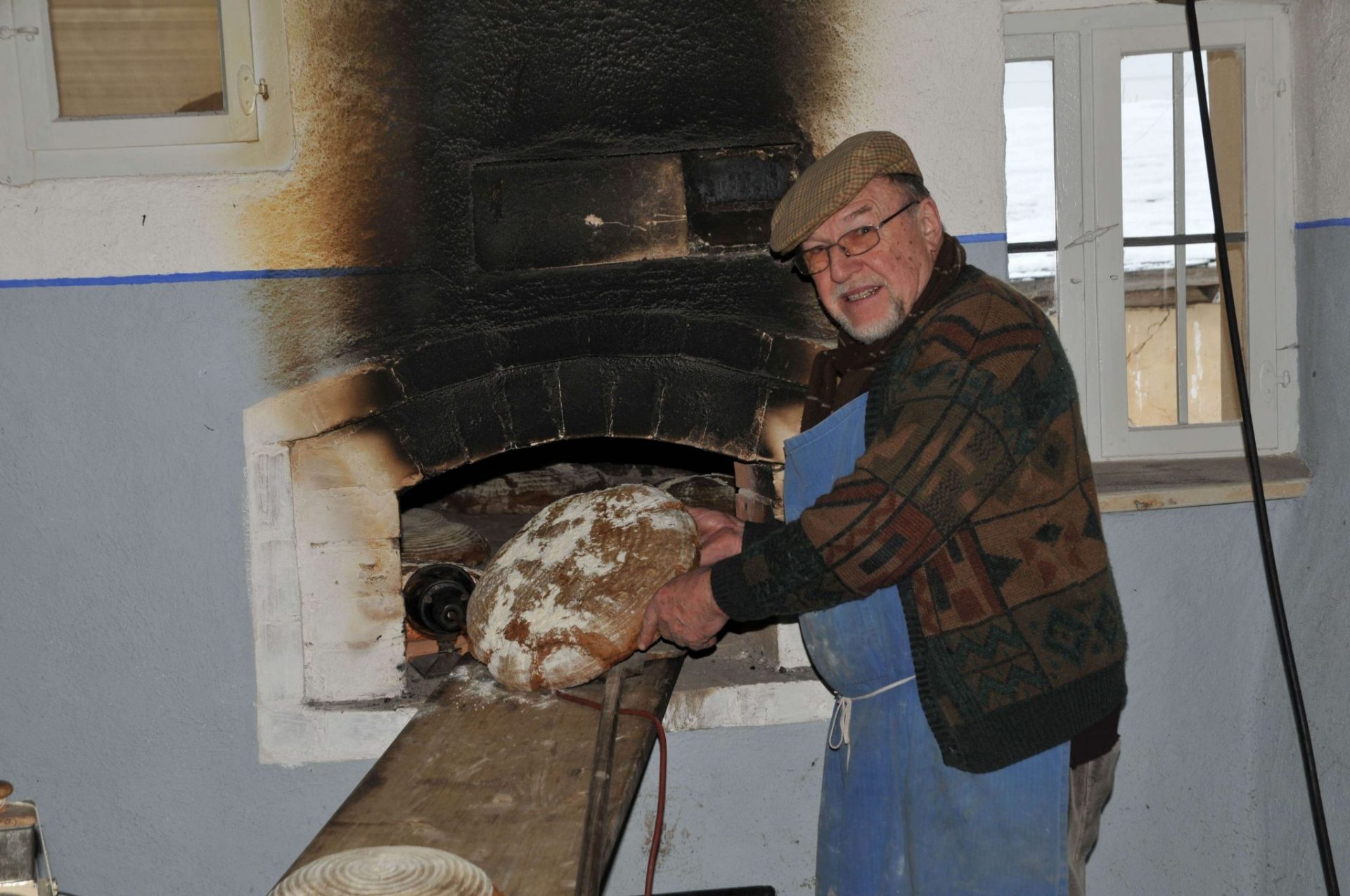 Heiss Begehrt Bauernbrot Backofenfest Im Freilandmuseum