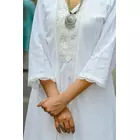 Ketaki – Weißes, weiches Kurta-Set aus Baumwolle mit überlagertem Bolero