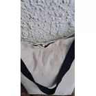 Väska med sidohandtag & magnetisk stängning