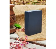 Savon artisanal au charbon de bois, saponifié à froid – Vegan, détoxifiant et naturel