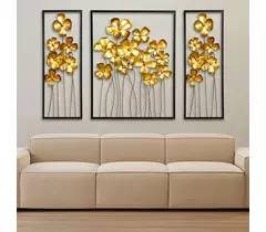 Décoration murale en métal Divine Triflora - Sculpture de fleur dorée