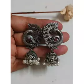 Örhängen i mässing med påfågelmotiv för kvinnor - Oxiderade smycken