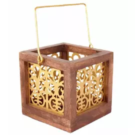 Farol de madera y metal