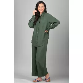 Grünes Leinen-Options-Hemd und Pyjamahose