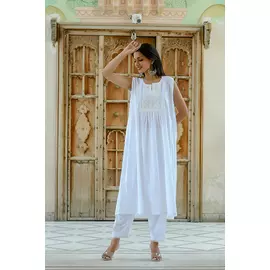 Nishigandha - Ensemble kurta blanc sans manches en coton