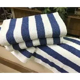 Serviette de bain en coton doux blanc et bleu pour un usage quotidien