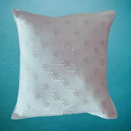 Amoli Chikankari-Kissenbezug aus weißer Baumwolle, 18 x 18 Zoll