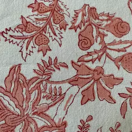 Tischläufer aus Baumwolle mit Blockdruck „Padma“ in Korallenrot, Slub, Rosa – 33 x 180 cm